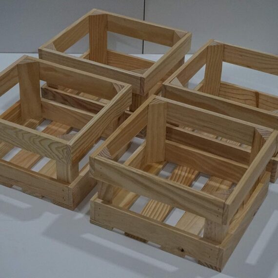 SET 4 CAJONES PINO EN  MEDIDAS 24 X 24 CM Y 15 DE ALTURA